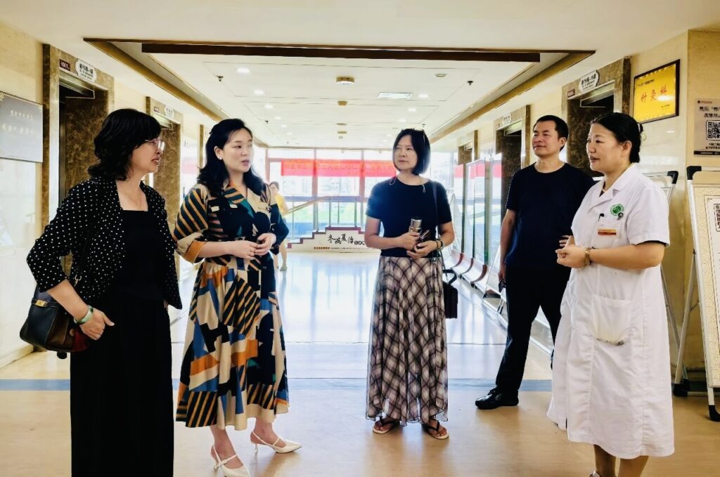2-1024x679 Visite d'étude sur le modèle de développement intégré des ressources de Médecine Chinoise du Centre France Chine de la Médecine chinoise et de Chongqing